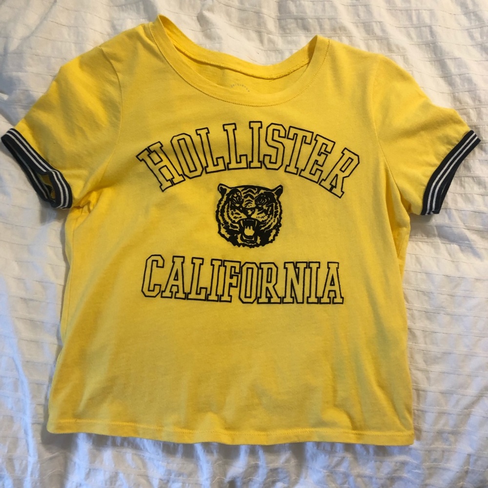 hollister t-shirt